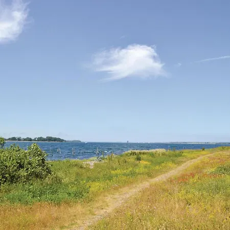 Three-bedroom In בית נופש *