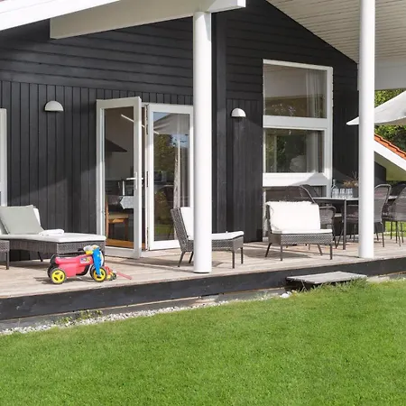 Three-bedroom In * Askeby