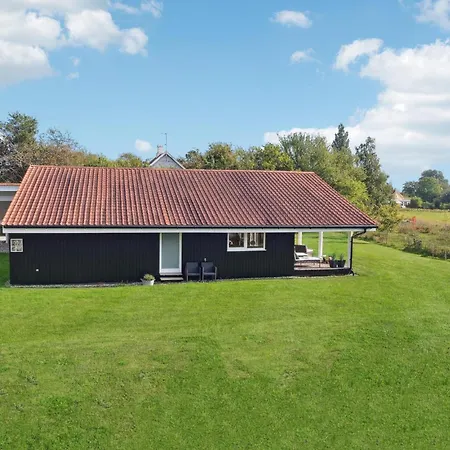 בית נופש Three-bedroom In *