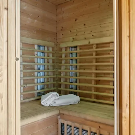 בית נופש Three-bedroom In