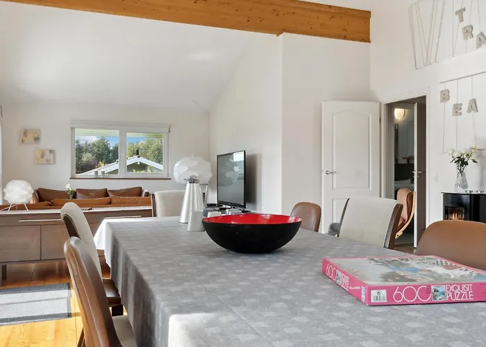 Three-bedroom In Askeby